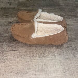 Kid's SZ 3Y/ 5 Women UGG Ascot slippers